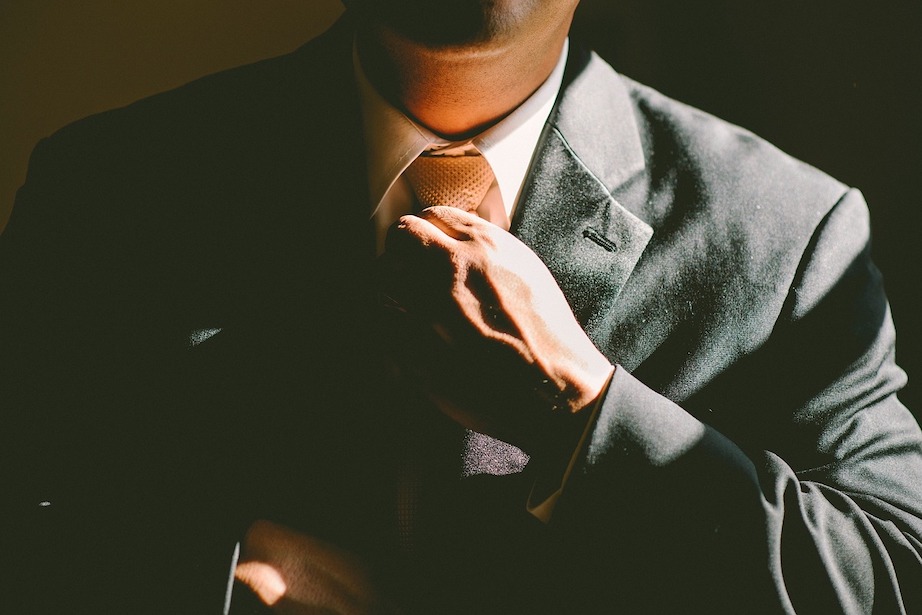 Latest Tie Trends of 2019: Get Ready to Turn Heads - Woman Around Town